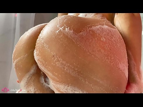 ❤️ 갈색 머리 자위 여자 가 진동 하기 강렬한 오르가즘 에 샤워기 ☑  섹스 ko.onlyhdporn.ru에서